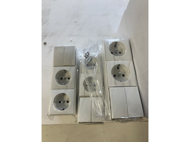Ca. 49x inbouw stopcontacten, busch-jaeger - afbeelding 3 van  5