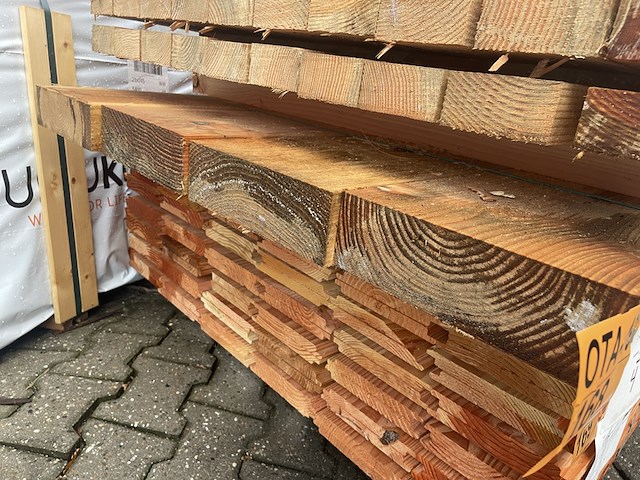 Ca. 4x douglas balken fijnbezaagd , 75x250mm, lengte 600cm - afbeelding 3 van  3