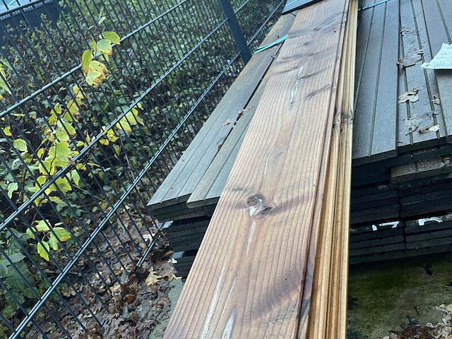 Ca. 4x douglas veer en groef, 18x185mm, lengte 500cm - afbeelding 1 van  3