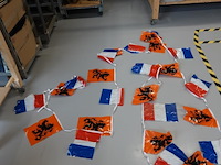 Ca. 5 meter vlaggetjes - afbeelding 1 van  3