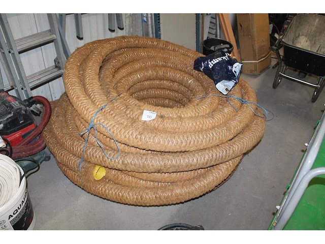 Ca 50 m drainageslang met diameter 78 mm op rol met enkele koppelstukken. - afbeelding 1 van  2