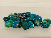Ca. 500 gram chrysocolla trommelstenen - afbeelding 2 van  4