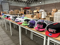 Ca. 500x diverse snapback petten - afbeelding 2 van  7