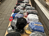 Ca. 500x diverse snapback petten - afbeelding 3 van  6