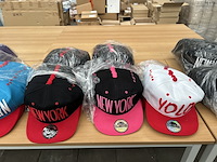 Ca. 500x diverse snapback petten - afbeelding 2 van  6