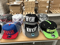 Ca. 500x diverse snapback petten - afbeelding 4 van  6
