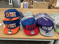Ca. 500x diverse snapback petten - afbeelding 4 van  7