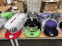 Ca. 500x diverse snapback petten - afbeelding 6 van  7