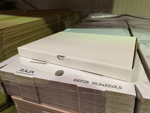 Ca. 500x verzend (brievenbus) doosjes a4, wit - afbeelding 2 van  3