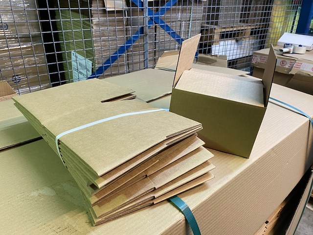 Ca. 500x verzenddozen 19x19x13cm met autolockbodem, bruin - afbeelding 2 van  3