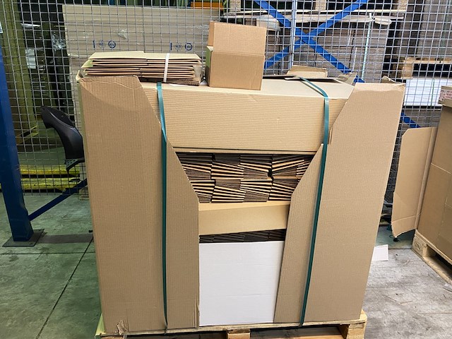 Ca. 500x verzenddozen 19x19x13cm met autolockbodem, bruin - afbeelding 1 van  4