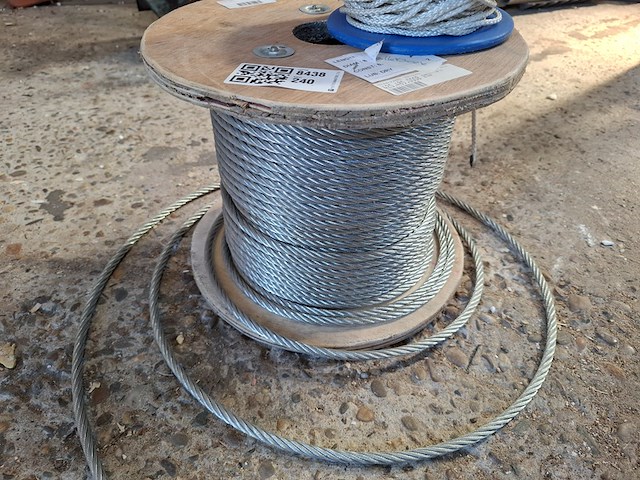 Ca 50mtr staaldraad, diam 8mm - afbeelding 3 van  3