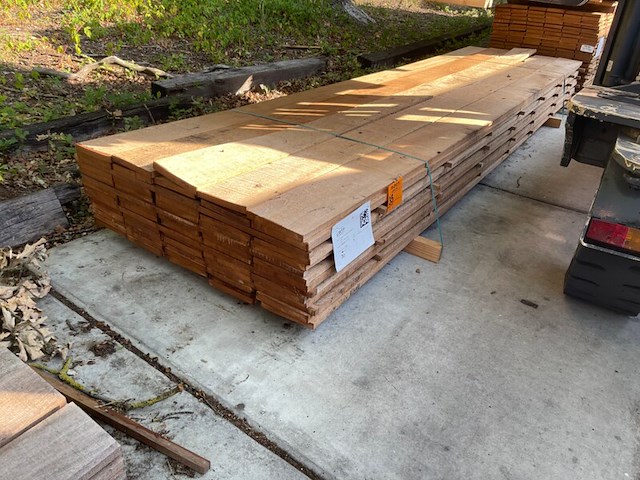 Ca. 50x angelim pedra beschoeiingsplanken, 20x200mm, lengte 400cm - afbeelding 2 van  3