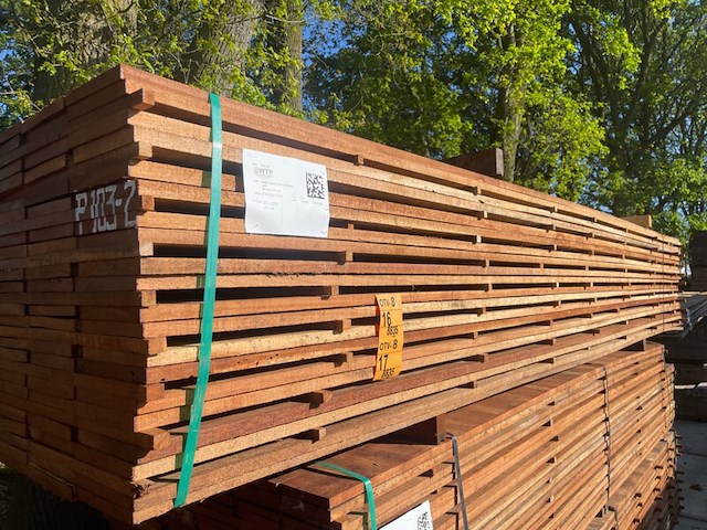 Ca. 50x angelim pedra beschoeiingsplanken, 20x200mm, lengte 450cm - afbeelding 2 van  3