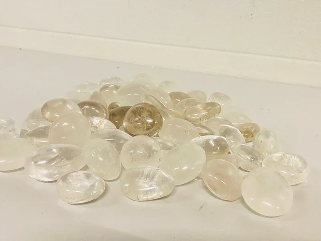 Ca. 50x bergkristal handstenen - afbeelding 2 van  4