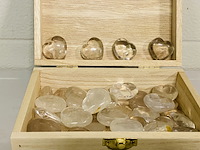 Ca. 50x bergkristal hartjes - afbeelding 3 van  3