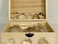 Ca. 50x bergkristal hartjes - afbeelding 1 van  5