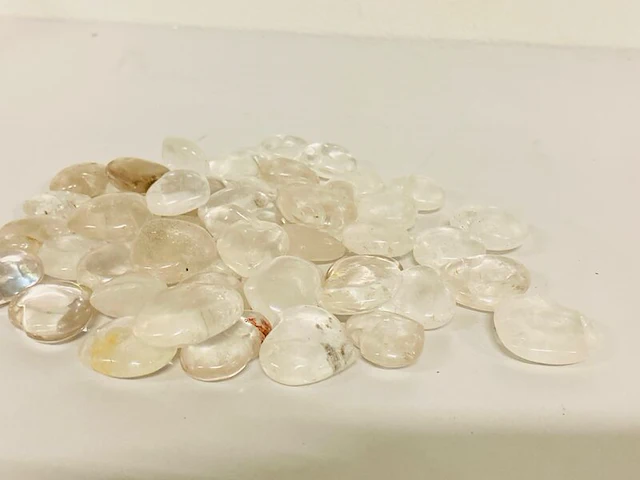 Ca. 50x bergkristal hartjes - afbeelding 2 van  4