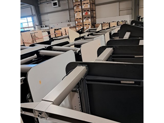 Ca. 50x bureau, o.a. ahrend - afbeelding 2 van  11