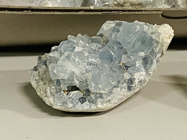 Ca. 50x celestien ruw stukje - afbeelding 3 van  4