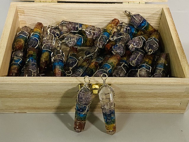 Ca. 50x chakra verzilverde hangers - afbeelding 4 van  4