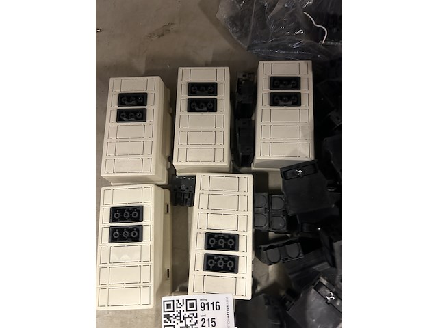 Ca. 50x deksel voor opbouwdoos wand/plafond, toebehoren, abb - afbeelding 2 van  6