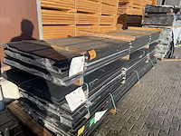 Ca. 50x douglas wisselsponning/halfhoutsrabat zwart gecoat, 18x190mm, lengte 400cm - afbeelding 2 van  3