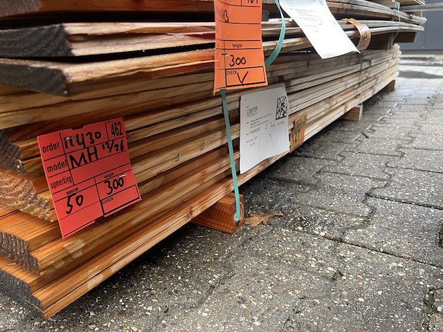 Ca. 50x douglas zweeds rabat, 26x190mm, lengte 300cm - afbeelding 2 van  3