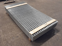 Ca. 50x gegalvaniseerde gaasmat, afmeting 90x180 cm, maaswijdte 5x5 cm, draaddikte 4 mm - afbeelding 1 van  4