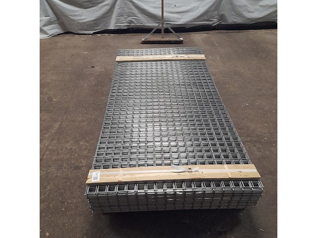 Ca. 50x gegalvaniseerde gaasmat, afmeting 90x180 cm, maaswijdte 5x5 cm, draaddikte 4 mm - afbeelding 2 van  4