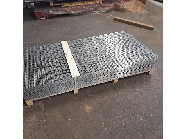 Ca. 50x gegalvaniseerde gaasmat, afmeting 90x180 cm, maaswijdte 5x5 cm, draaddikte 4 mm - afbeelding 2 van  5