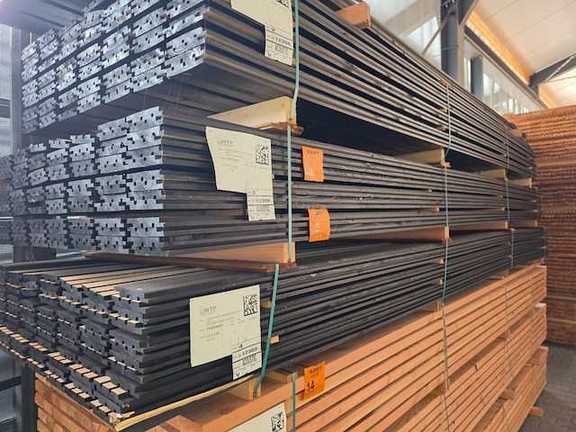 Ca. 50x grenen acoustic design profiel, 22x142mm, lengte 450cm - afbeelding 4 van  4