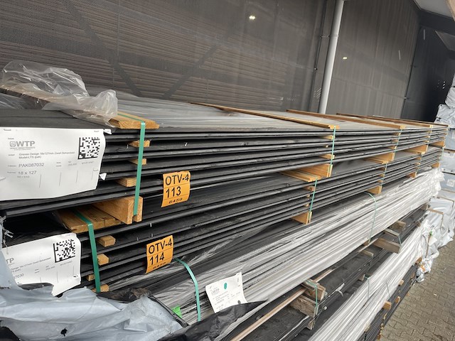 Ca. 50x grenen design- triple- deens profiel zwart gecoat, 18x140mm, lengte 510cm - afbeelding 2 van  3