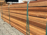 Ca. 50x guyana teak planken geschaafd, 25x90mm, lengte 215cm - afbeelding 2 van  4