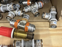 Ca. 50x perskoppelingen w.o. t-stukken uponor - afbeelding 6 van  6