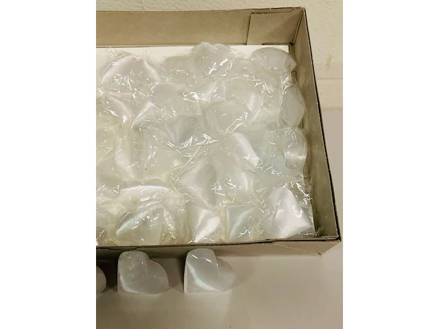 Ca. 50x seleniet hartjes, wit - afbeelding 3 van  5