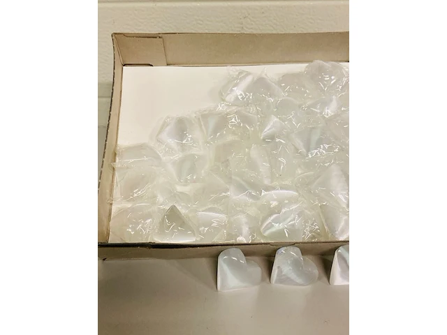 Ca. 50x seleniet hartjes, wit - afbeelding 4 van  5