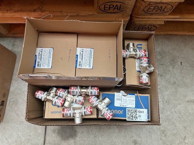Ca. 50x uponor s-press plus t-stukken - afbeelding 6 van  6