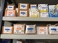 Ca. 50x verpakking ijzerwaren w.o. schroeven, spijkers, pluggen, w.o. heco, fis, kelfort - afbeelding 2 van  18