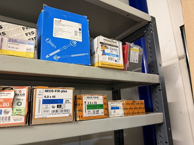 Ca. 50x verpakking ijzerwaren w.o. schroeven, spijkers, pluggen, w.o. heco, fis, kelfort - afbeelding 7 van  18