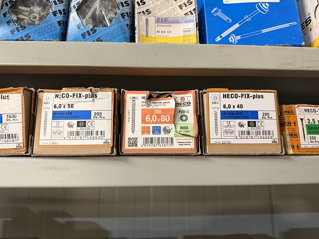 Ca. 50x verpakking ijzerwaren w.o. schroeven, spijkers, pluggen, w.o. heco, fis, kelfort - afbeelding 8 van  18
