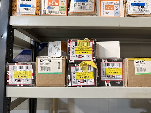 Ca. 50x verpakking ijzerwaren w.o. schroeven, spijkers, pluggen, w.o. heco, fis, kelfort - afbeelding 17 van  18
