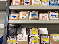 Ca. 50x verpakking ijzerwaren w.o. schroeven, spijkers, pluggen, w.o. heco, fis, kelfort - afbeelding 18 van  18