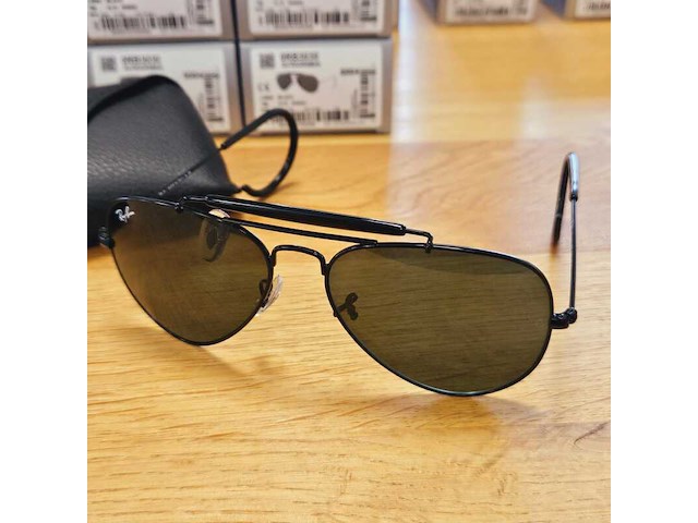 Ca. 50x zonnebrillen, rayban, o.a. aviator, marshal en outdoorsman - afbeelding 32 van  39