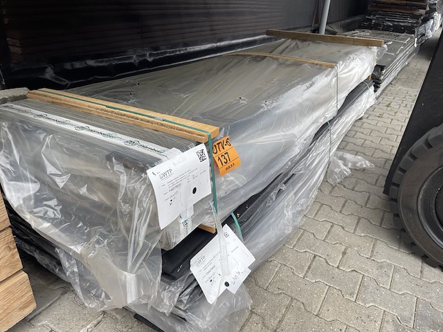 Ca. 51x douglas dubbele rhombus zwart gecoat, 25x137mm, lengte 300cm - afbeelding 2 van  3