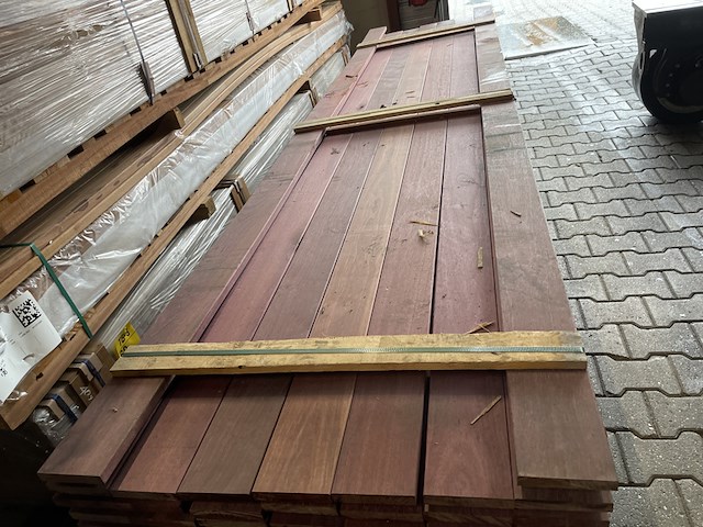 Ca. 51x purple heart planken geschaafd, 21x120mm, lengte 22/335cm, 29/365cm - afbeelding 1 van  3
