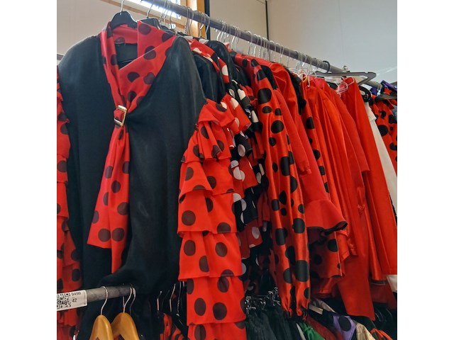 Ca. 51x spaanse outfits - afbeelding 1 van  9
