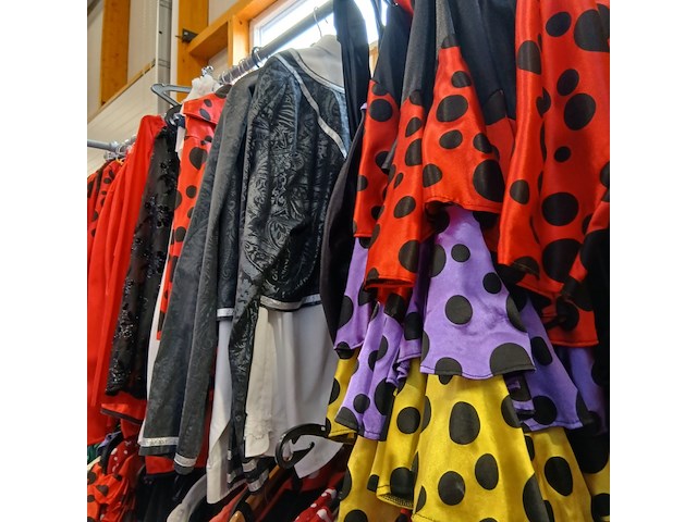 Ca. 51x spaanse outfits - afbeelding 2 van  9