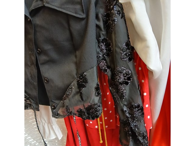 Ca. 51x spaanse outfits - afbeelding 6 van  9