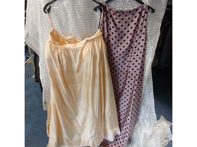 Ca. 51x vrouw, corset (modern/ theater) - afbeelding 2 van  7
